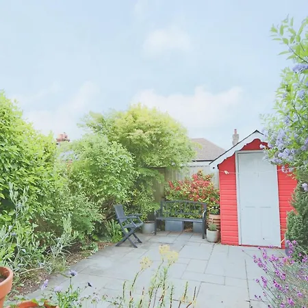 Belluton House With Garden 別荘
